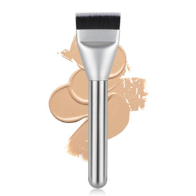 BEAUTYFACTOR flat foundation brush front view showing even edge for precise application