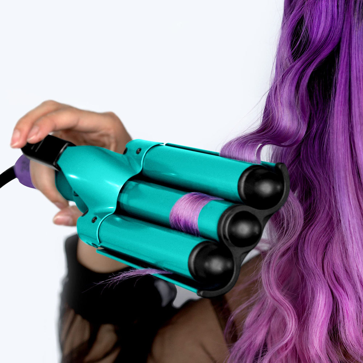Bed Head Wave Affair heat-protective glove and accessories included for safer styling