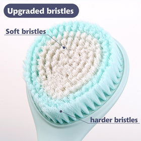 BEDELITE hand holding the scrubber demonstrating comfortable ergonomic grip and control