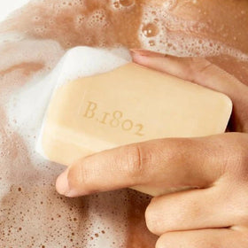 Beekman 1802 split bar revealing interior texture and even wear benefit