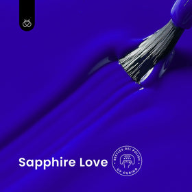 Beetles Sapphire Love brush stroke displaying smooth pigment and easy application