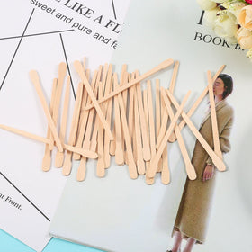 Bememo sticks being used for eyebrow waxing, improving accuracy