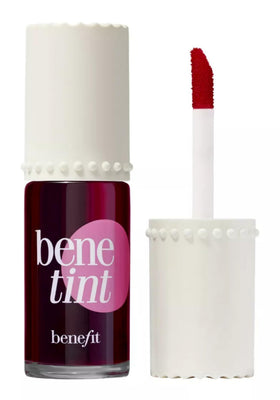 Benefit doe-foot applicator of Bene Tint delivering precise product control and ease