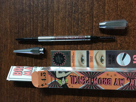 Benefit shade 4.5 texture swatch showing neutral deep brown benefit of realistic color