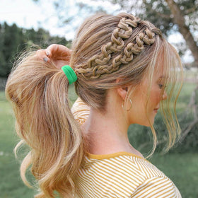 Bessrung ponytail on thin hair showing gentle, non-slipping grip