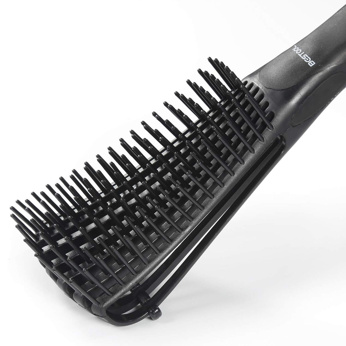 BESTOOL detangling brush used on wet hair to release knots faster and gentler