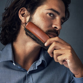BESTOOL brushing medium-thick beard for tame, softer facial hair