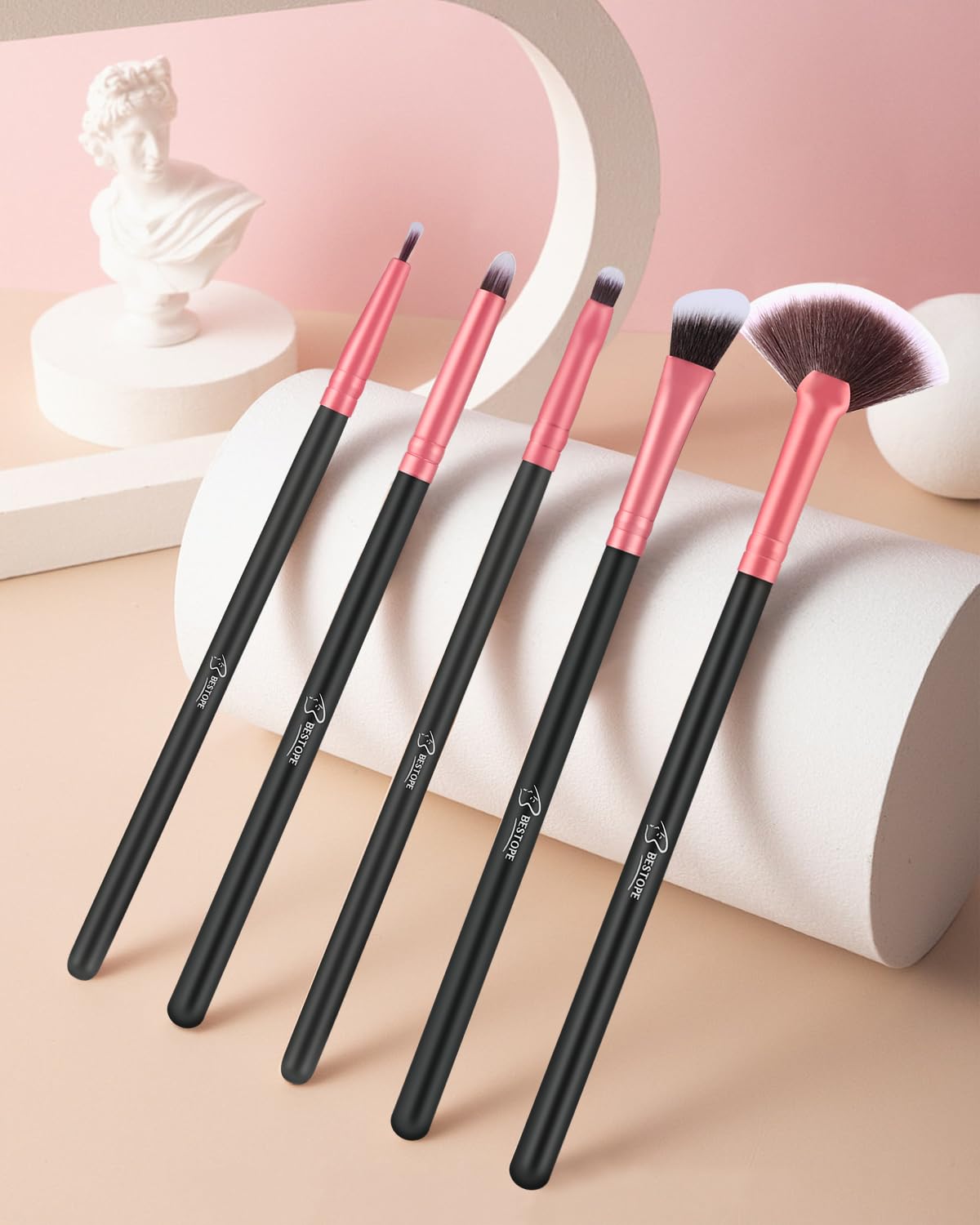 BESTOPE PRO brushes displayed in makeup bag lifestyle shot for gifting and storage