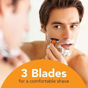 BIC Comfort 3 lubricating strip close detail with aloe and Vitamin E glide