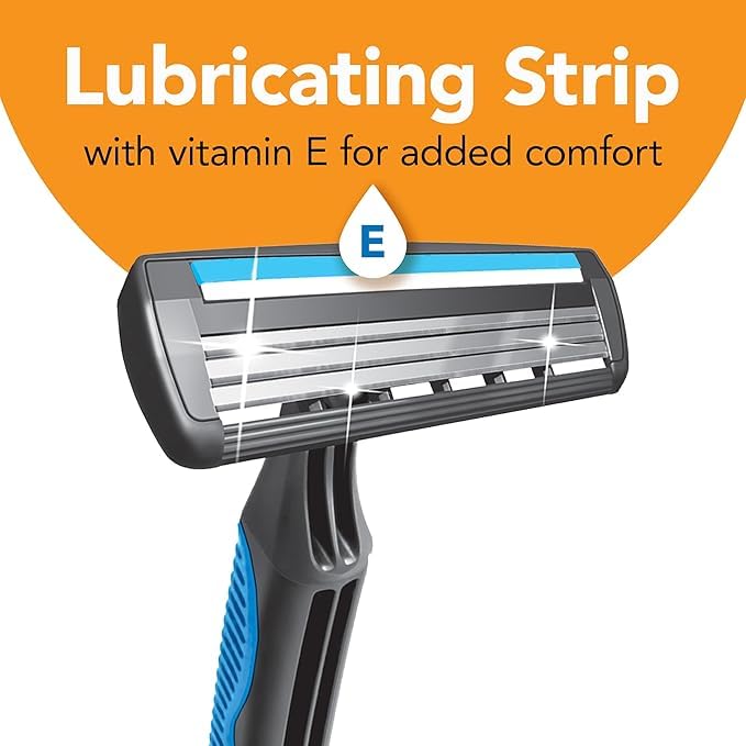Textured handle detail on BIC Comfort 3 offering non-slip control