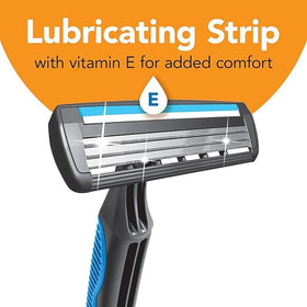 Textured handle detail on BIC Comfort 3 offering non-slip control