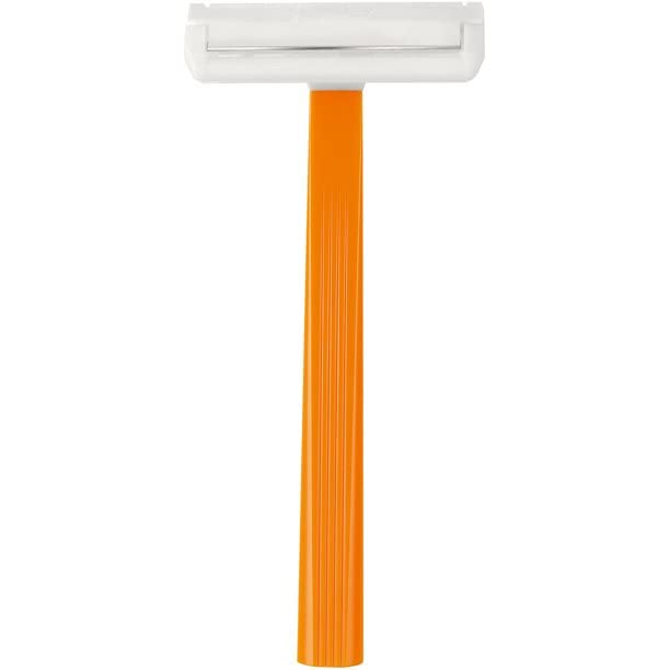 BIC handle grip detail highlighting slim 4.5-inch maneuverable design