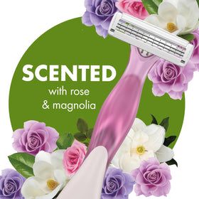 BIC Soleil 3 Escape close-up of three blades demonstrating precise, smooth shaving benefit