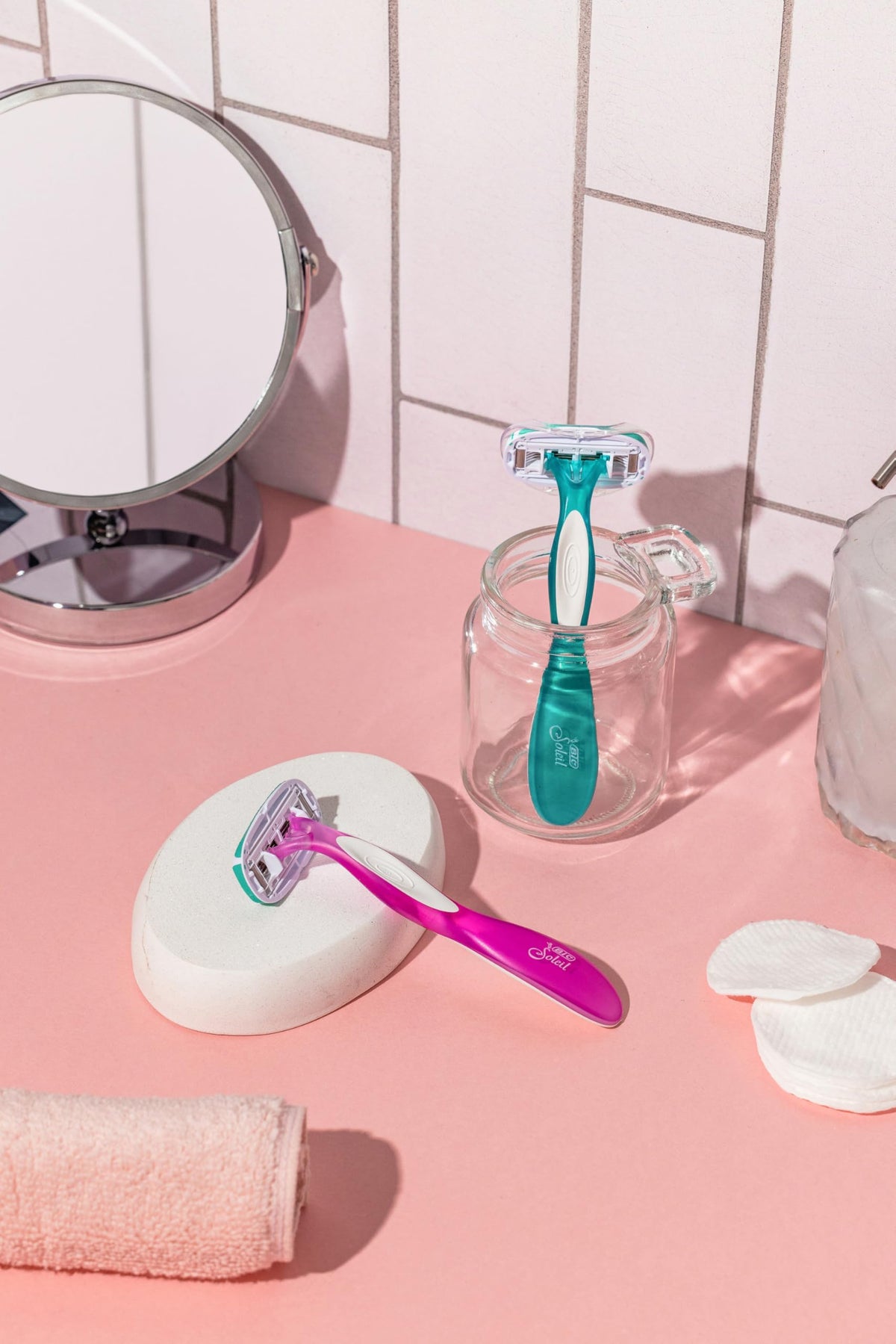 BIC Soleil 5 Sensitive lifestyle bathroom setting showing ready-to-use convenience