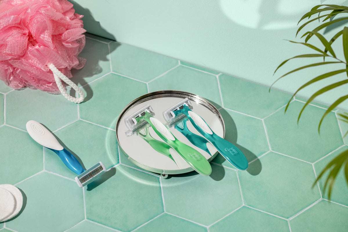 BIC Soleil 4 in a dorm shower caddy illustrating travel-ready convenience