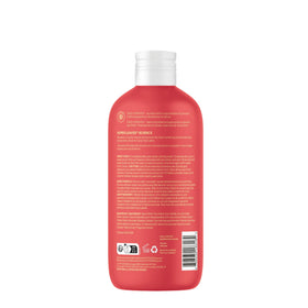 BIO SPECTRA ATTITUDE child in bathtub smiling, mango scent and gentle formula encourage calm