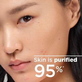 Bioderma Sébium H2O close-up of liquid texture highlighting lightweight, non-greasy feel
