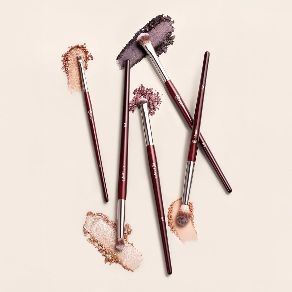 BK BEAUTY 208 Precision Angled brush creating winged liner with clean edges