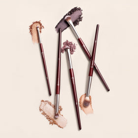 BK BEAUTY 208 Precision Angled brush creating winged liner with clean edges