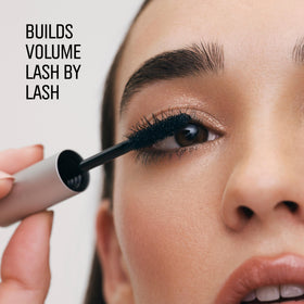 Bobbi Brown mascara texture swatch illustrating creamy pigment and buildable volume