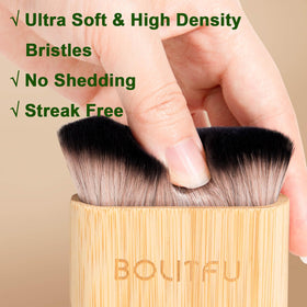 BOLITFU velvet mitt close-up showing soft texture for smooth blending