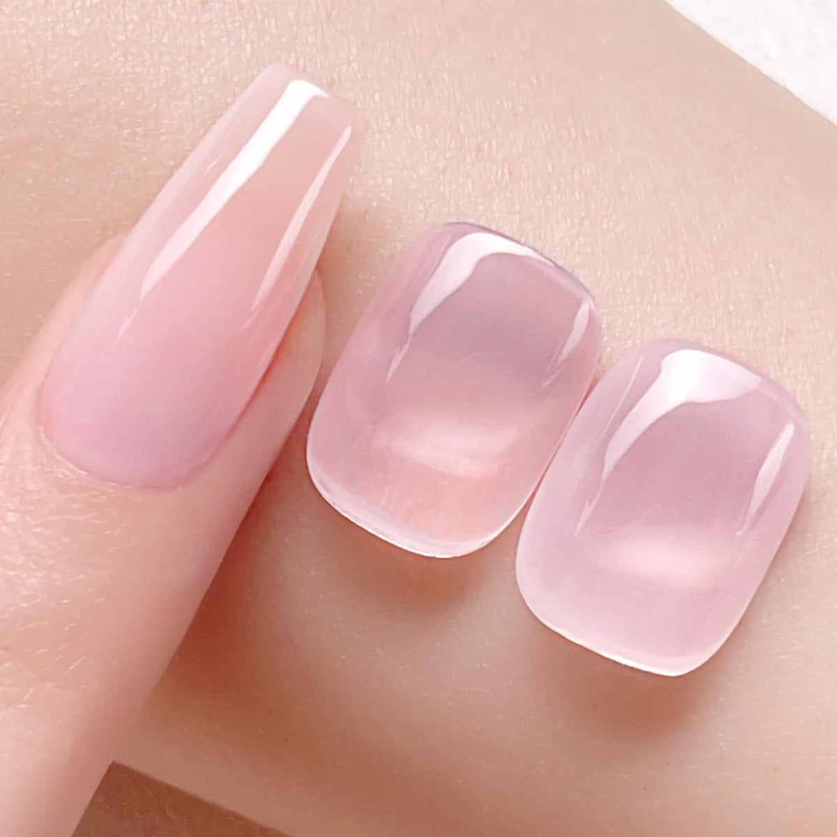 Born Pretty stamper close-up highlighting soft silicone head for precise tips