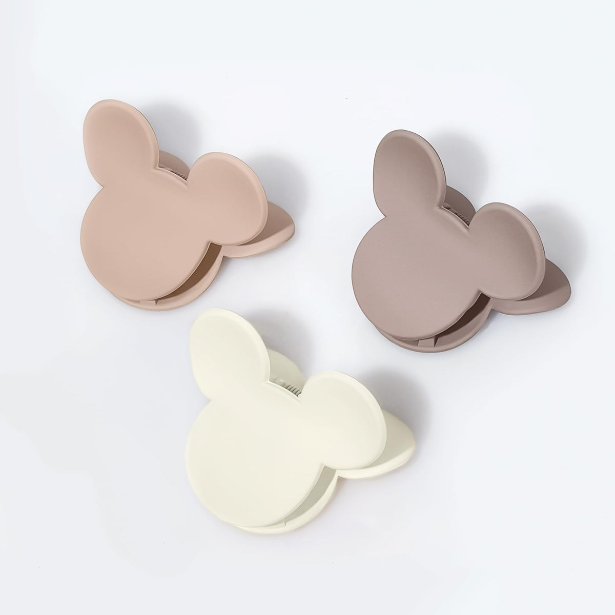 BOUNIQ clips arranged on dresser illustrating everyday accessory convenience