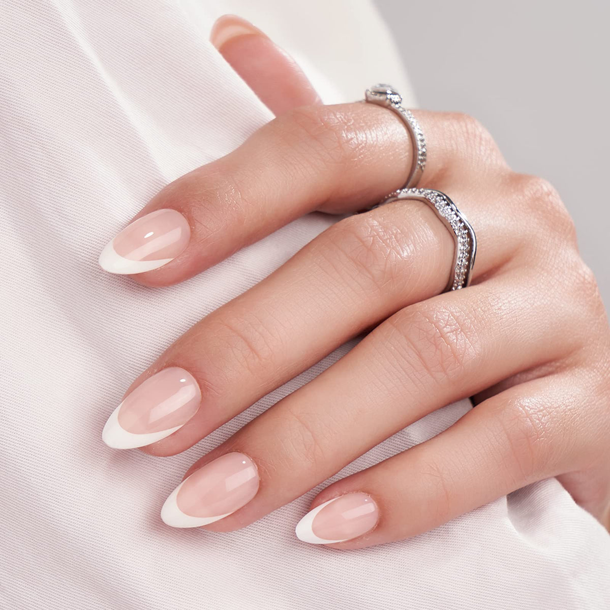 BTArtbox close-up of short almond shape highlighting natural gel flexibility