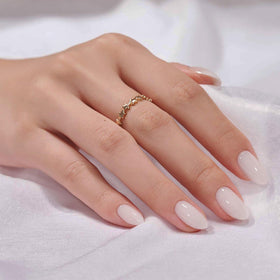 BTArtbox front packaging showing white press on nails and box for quick application
