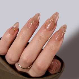 BTArtbox front packaging showing almond nails and storage box, highlighting ready-to-wear convenience