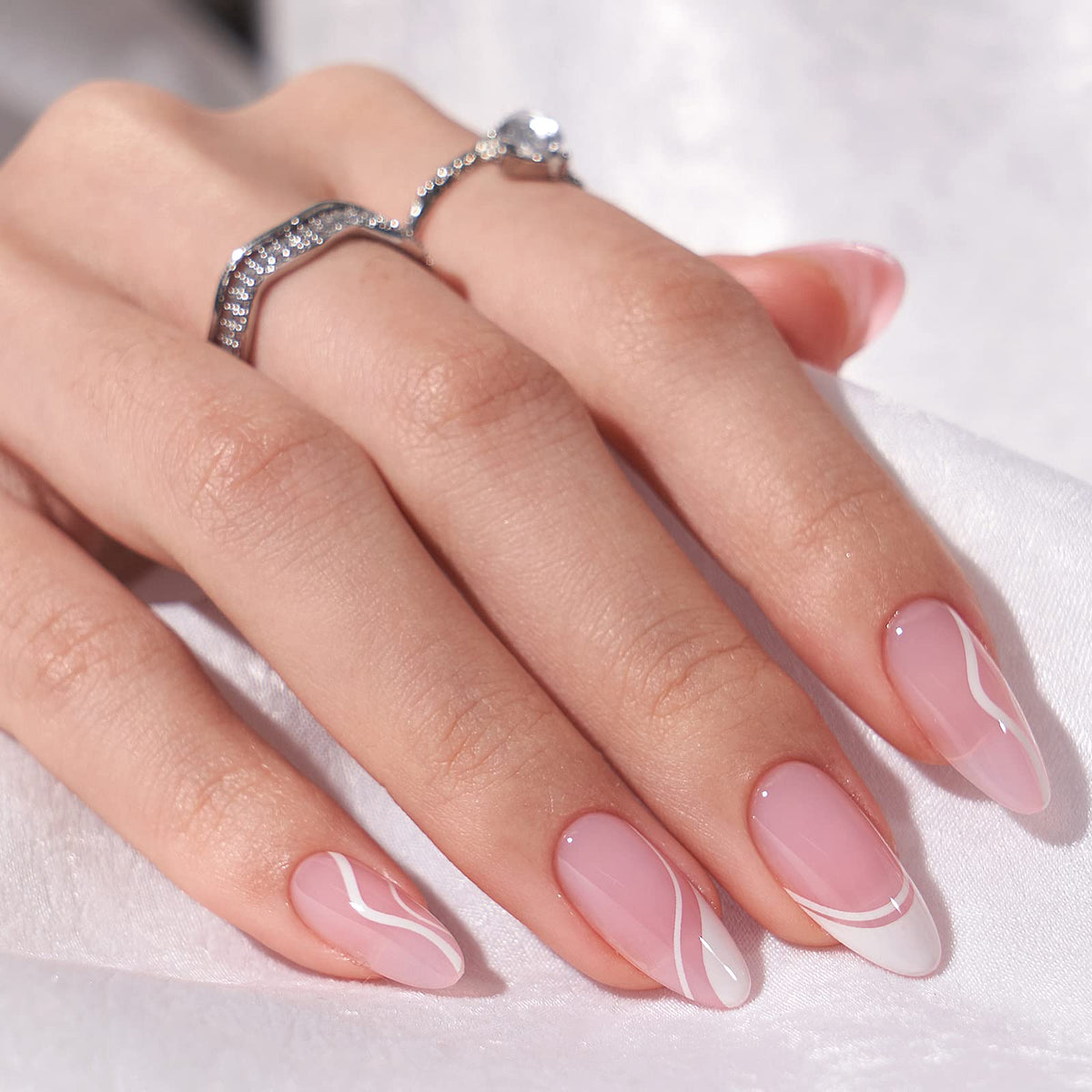BTArtbox front packaging showing French tip set and benefits