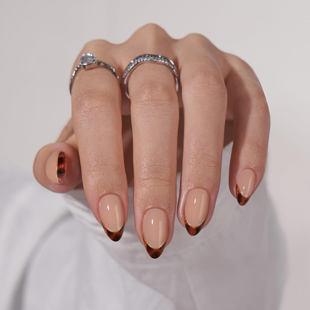 BTArtbox wearing nails while typing to show durability during work