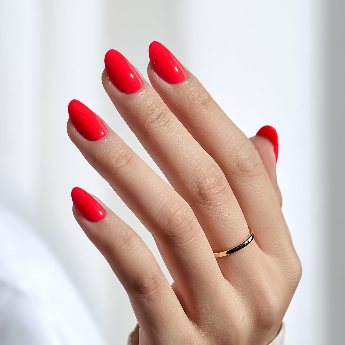 BTArtbox oval shape close-up highlighting natural fit and smooth edges for comfort