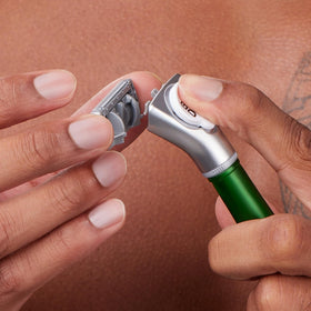 Bulldog close-up of five tempered-steel blades for a close comfortable shave