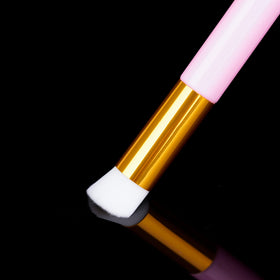 Buytta individually bagged brushes displaying hygienic single-use-ready benefit