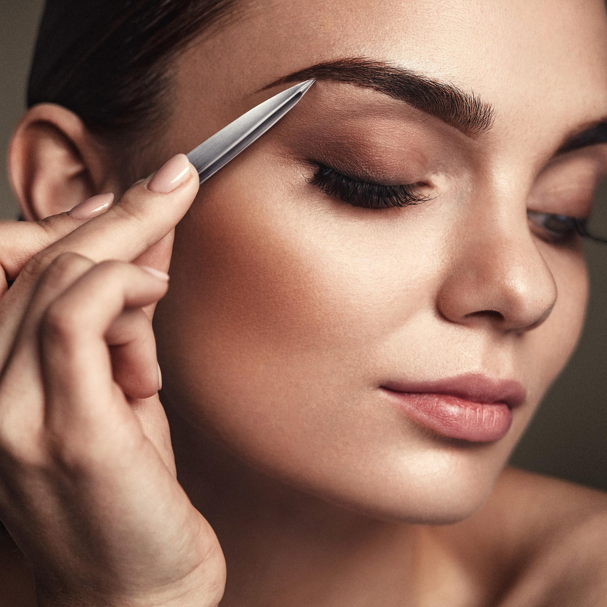 By MILLY tweezers extracting splinter illustrating safe, accurate removal