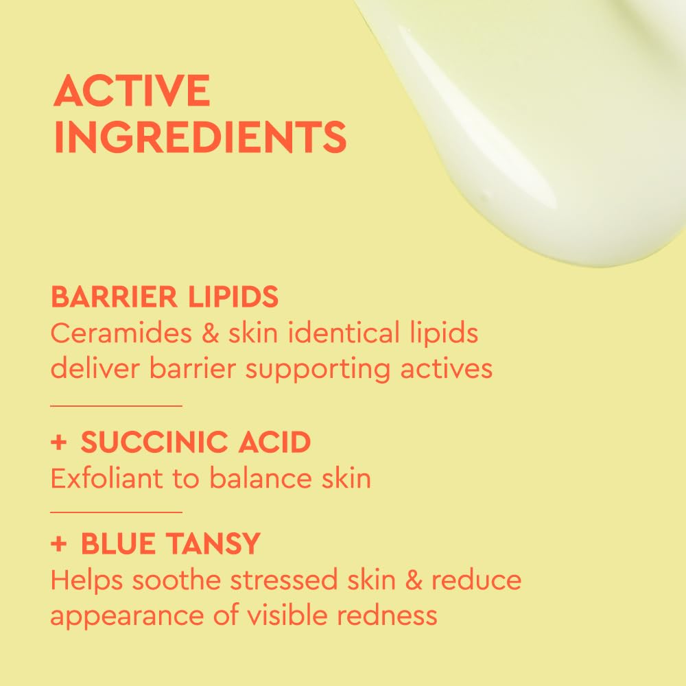 BYOMA blue tansy ingredient close-up, soothes redness and calms skin