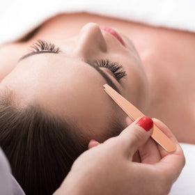 calary trimming clip cutting a lash band to size, clean customizable fit