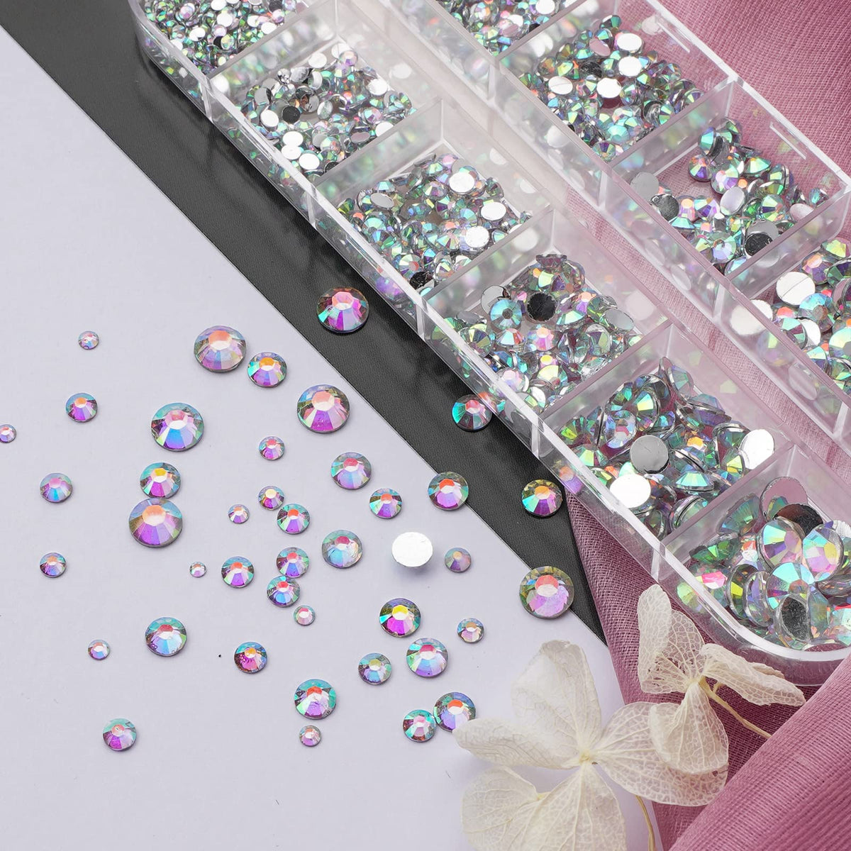 CANVALITE rhinestones applied on nails demonstrating professional-looking shine