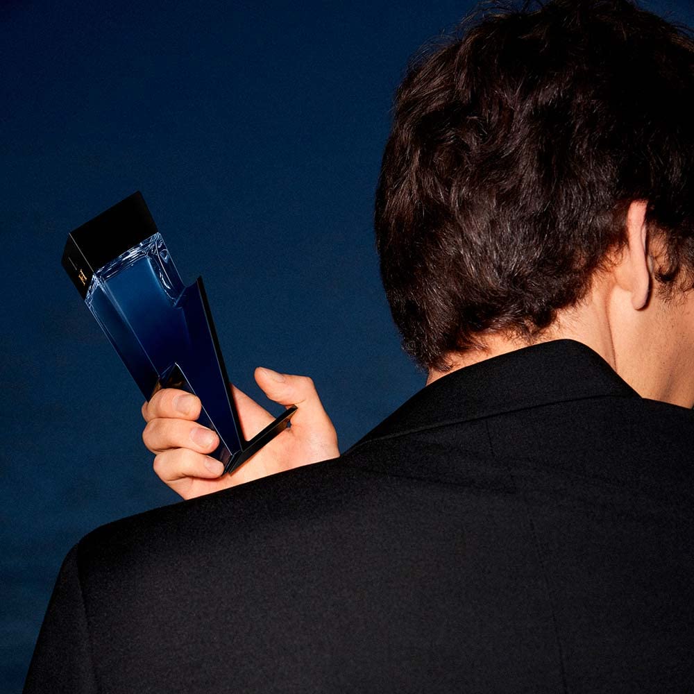 Carolina Herrera Bad Boy Cobalt close-up of cap texture highlighting premium finish and grip
