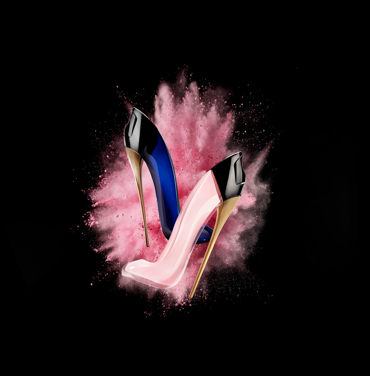Carolina Herrera Good Girl Blush spray nozzle closeup demonstrating fine mist application