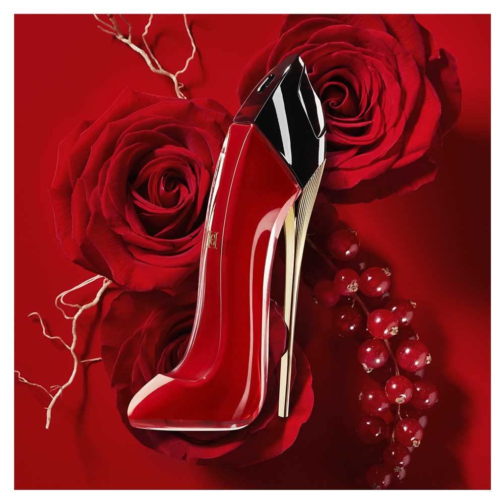 Carolina Herrera Very Good Girl side profile highlights bottle silhouette and premium finish