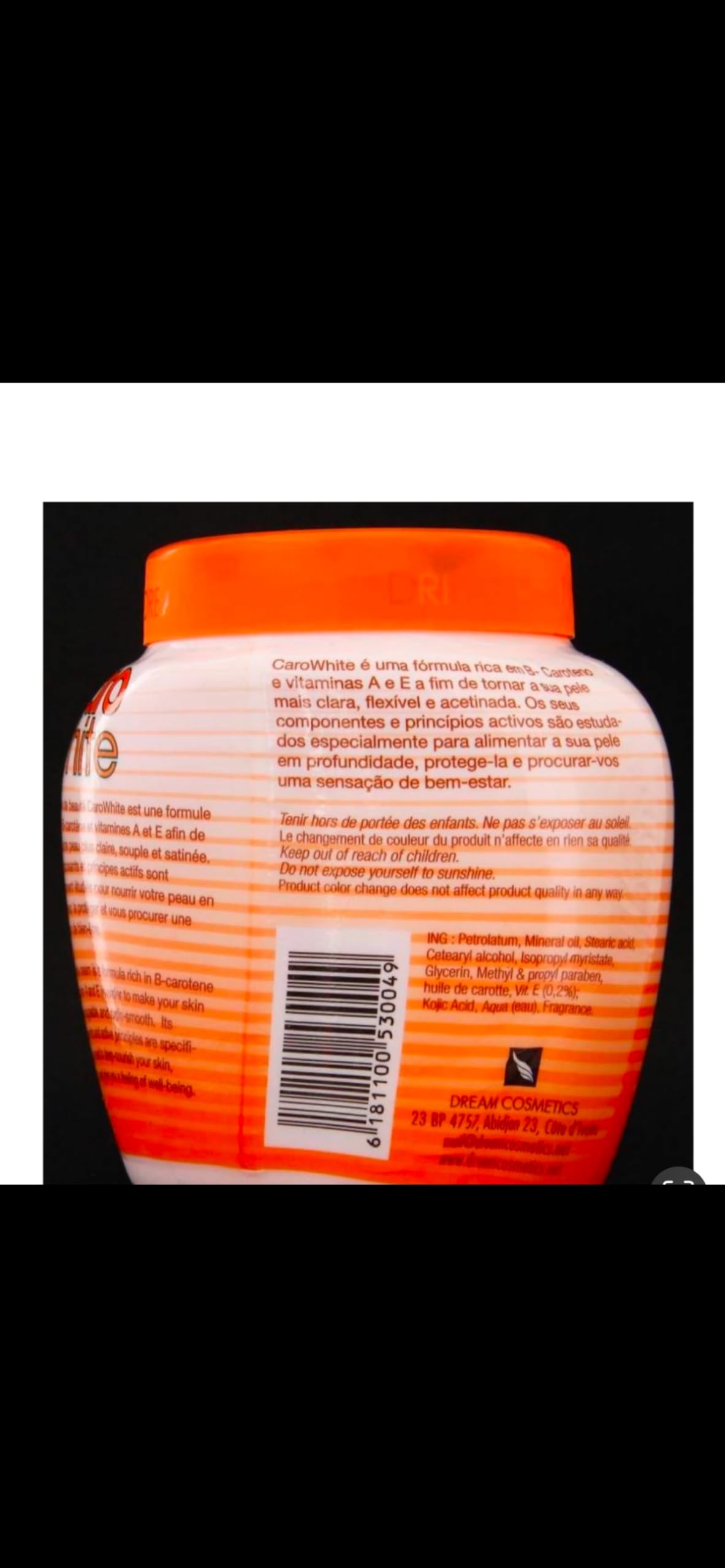 Carowhite cream texture close-up highlighting fast-absorbing, non-greasy finish benefit