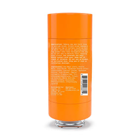 Carpe powder in summer lifestyle scene, keeps makeup fresh outdoors
