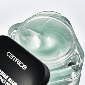Catrice icy blue gel texture close-up demonstrating cooling, blur benefit