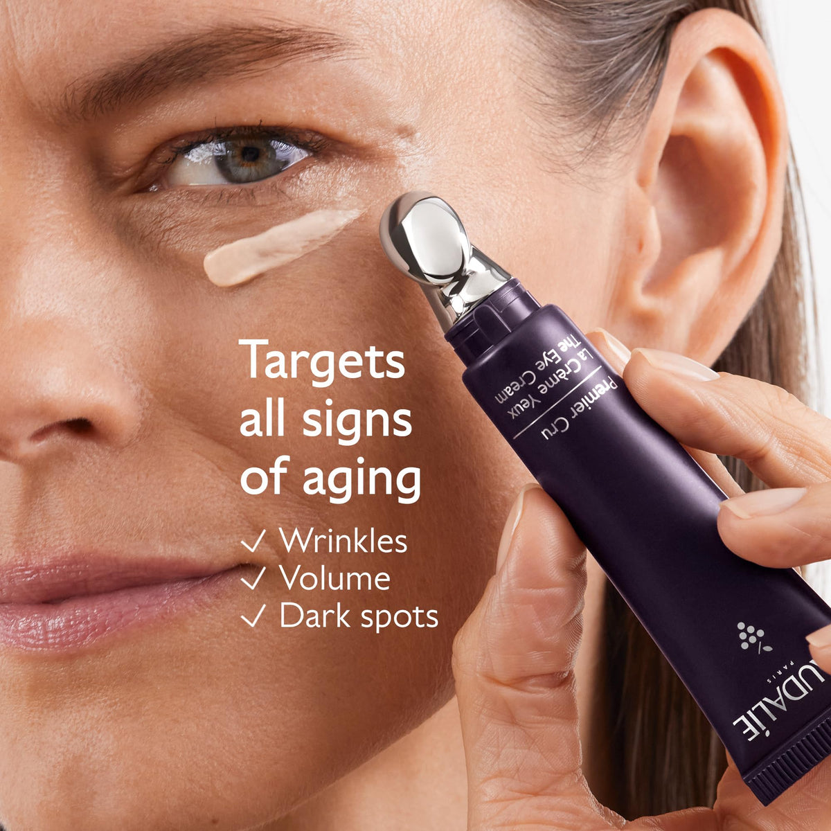 Caudalie metal applicator close-up offering cooling depuffing effect