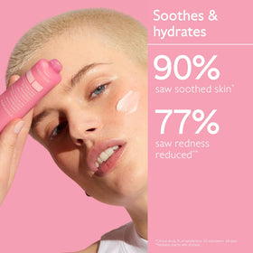 Caudalie VinoHydra sorbet cream texture close-up highlighting lightweight, fast-absorbing finish