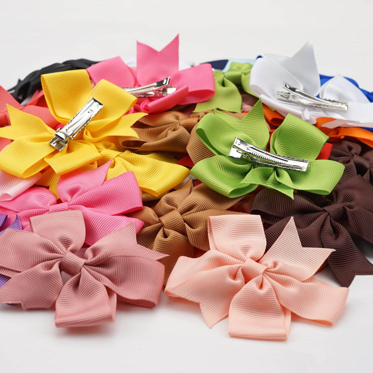 CÉLLOT bow clipped in child ponytail showcasing everyday use