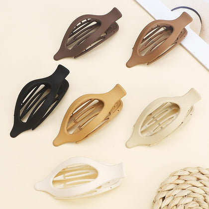 CHANDAT close-up of interlocking teeth and smooth edges for secure, gentle hold