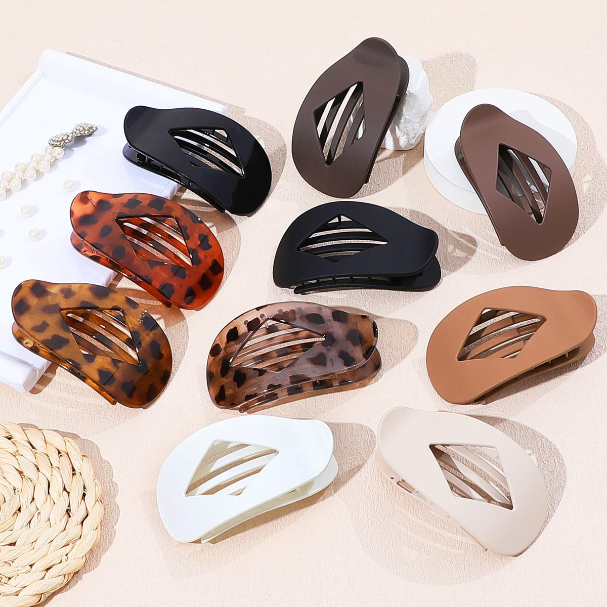 CHANDAT clip securing half-up hairstyle demonstrating comfortable all-day hold